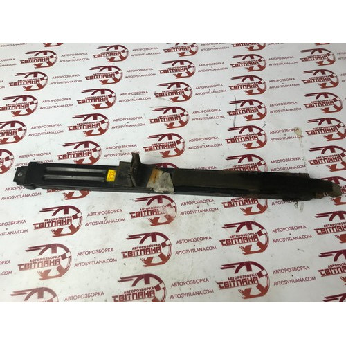 Кронштейн радіатора правий Kia Sorento 2002-2009 253173E000